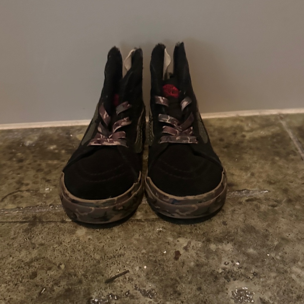 Vans Kids Shoes - Black and Red